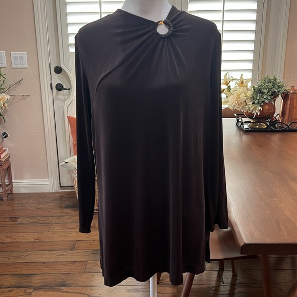 Travelers Ring Ruched Top. Chocolate Brown. Size XL. - Picture 5 of 9